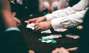 Poker table dealer