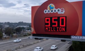 Powerball climbs to 950 million