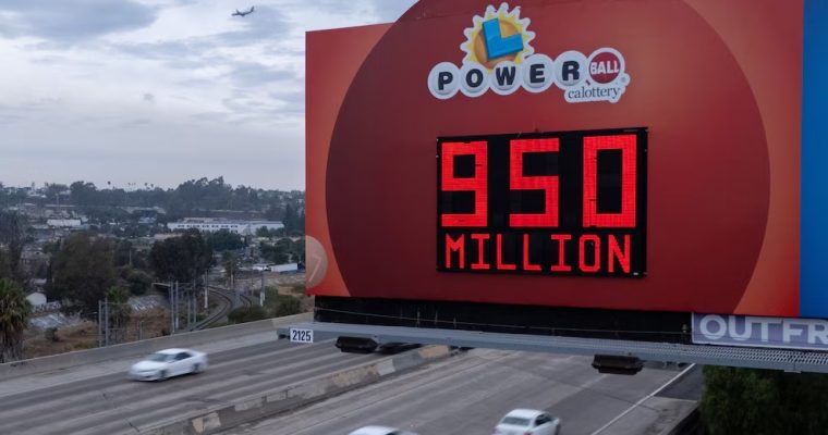 Powerball climbs to 950 million