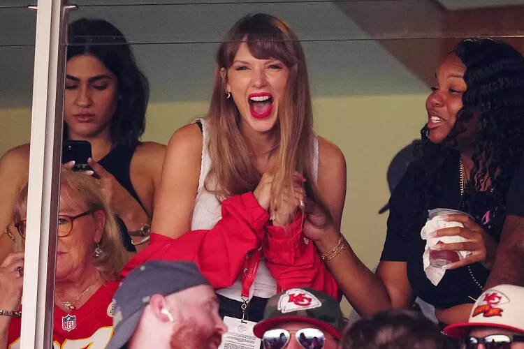 Taylor Swift attending a Chiefs game