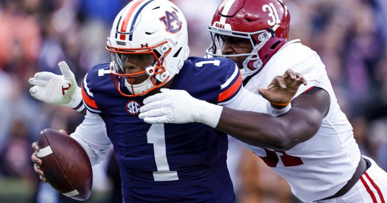 State senator pushing legislation for fans to enjoy betting on Alabama vs. Auburn