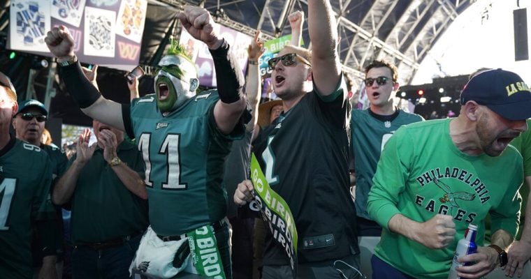 Our NFL Betting Guide has everything you need to know about betting the 2022 NFL Regular Season