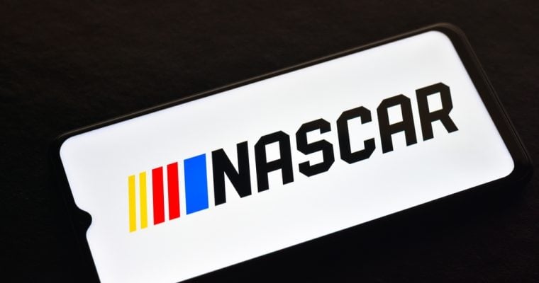 DraftKings and NASCAR have announced a new agreement, granting the sportsbook operator access to operate sports betting in North Carolina. (Shutterstock/ssi77)