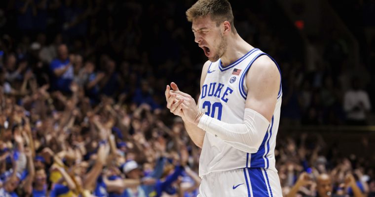 Duke men's and women's basketball teams are dancing, but are they worth a wager? Check out their schedules and their odds to win it all!