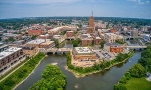 PENN Entertainment, Inc. recently announced the hosting of a groundbreaking ceremony for the future location of the Hollywood Casino Aurora. (Shutterstock/Jacob Boomsma)