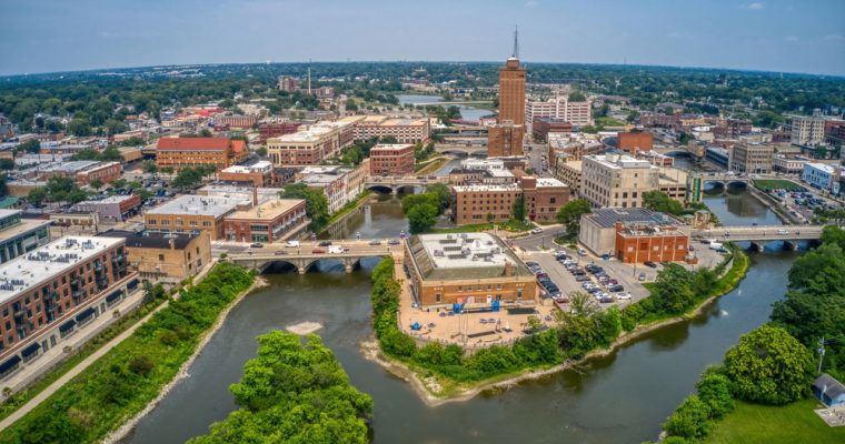 PENN Entertainment, Inc. recently announced the hosting of a groundbreaking ceremony for the future location of the Hollywood Casino Aurora. (Shutterstock/Jacob Boomsma)
