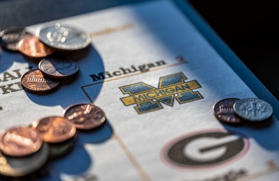 Iowa Sports Betting Year Closes with Record $2.6 Billion in Wagers