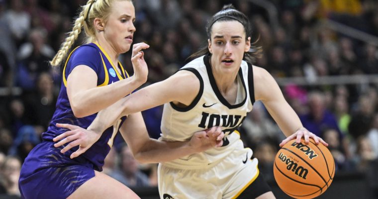 Monday night's meetup between the Iowa Hawkeyes and LSU Tigers in the NCAAW Elite Eight smashed records for betting on women's sports.