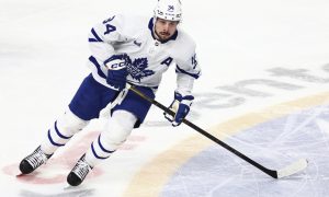 We have a solid four-game slate on the ice tonight. Here, we will break down our best NHL anytime goal scorer picks for Wednesday, April 17.