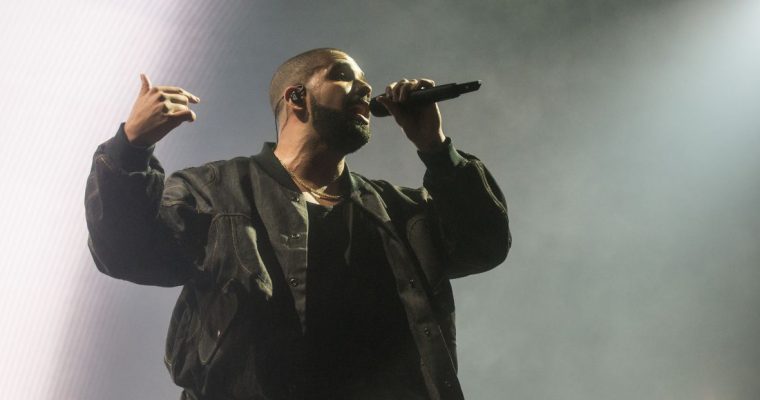 drake performing at a concert