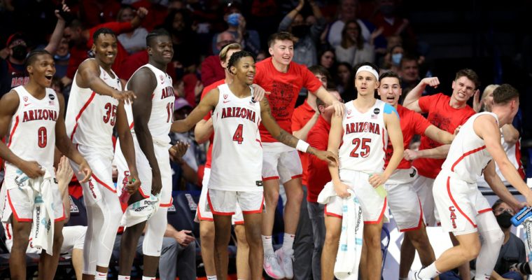 Las Vegas sportsbooks see heavy college basketball betting action on Arizona (Photo by Christopher Hook/Icon Sportswire)