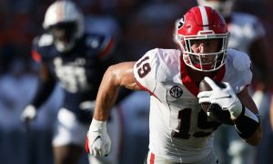 Georgia Bulldogs tight end Brock Bowers pays against Auburn
