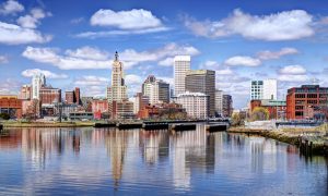 Rhode Island lawmakers push iGaming legislation forwawrd.
