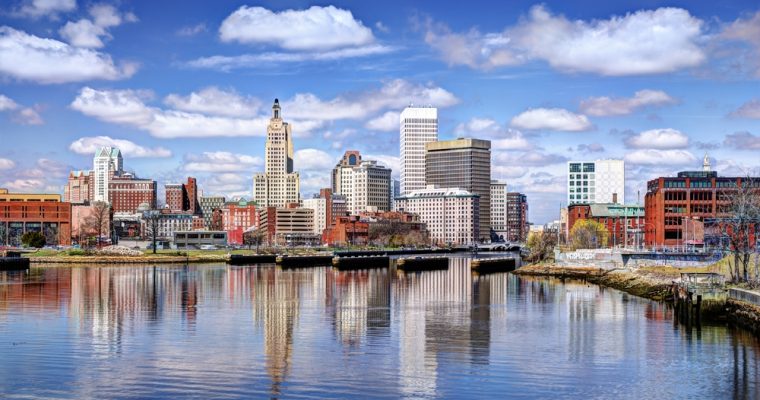 Rhode Island lawmakers push iGaming legislation forwawrd.