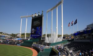 Kansas,City,-,September,27:,Royals,Fans,Watch,A,Baseball